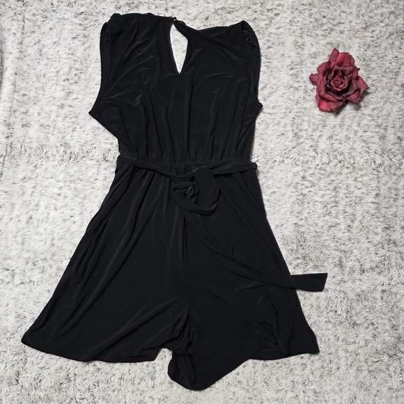 Emma & Michele Black Sleeveless Romper - Medium - Picture 6 of 8